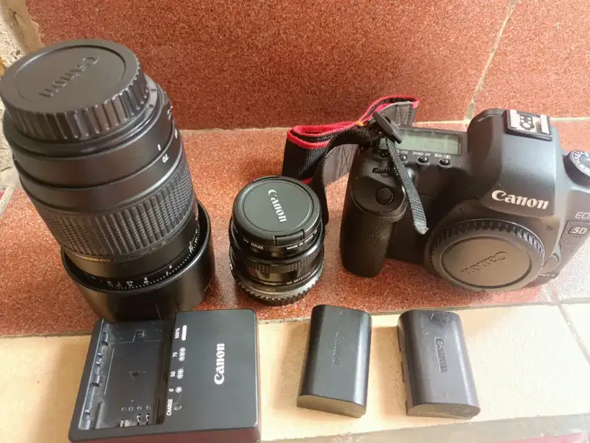 Jual kamera Canon 5d mark 2 + lensa tampron 70-300+lensa wide 24fix