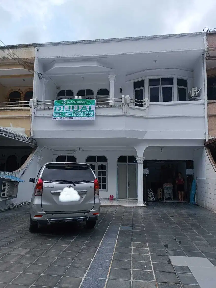 DIJUAL CEPAT BUTUH UANG  RUMAH JALAN KELAPA SAWIT DEPAN MALL PODOMORO