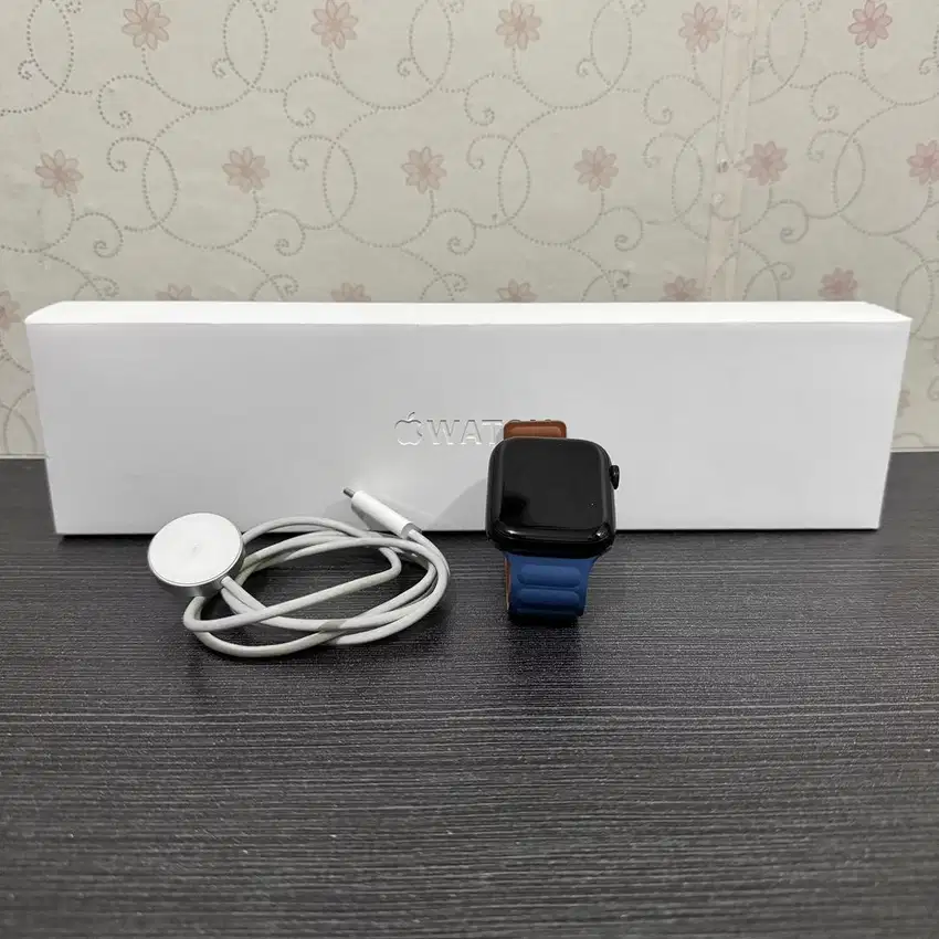 Apple Watch series 8 45 mm ex Ausie JB Hifi