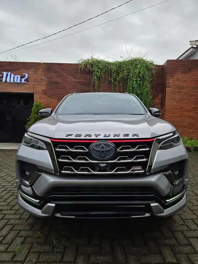 Fortuner New TRD Anniversary 50 th Gen 4 Limited Colour 2021 super Ist