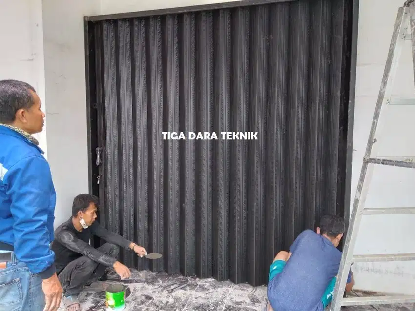 Menjual Pintu Sliding Folding Gate, Pintu Toko Ruko Tiga Dara Teknik