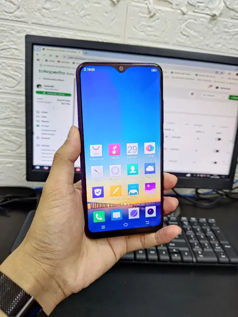 Vivo y93 ram 4/128Gb