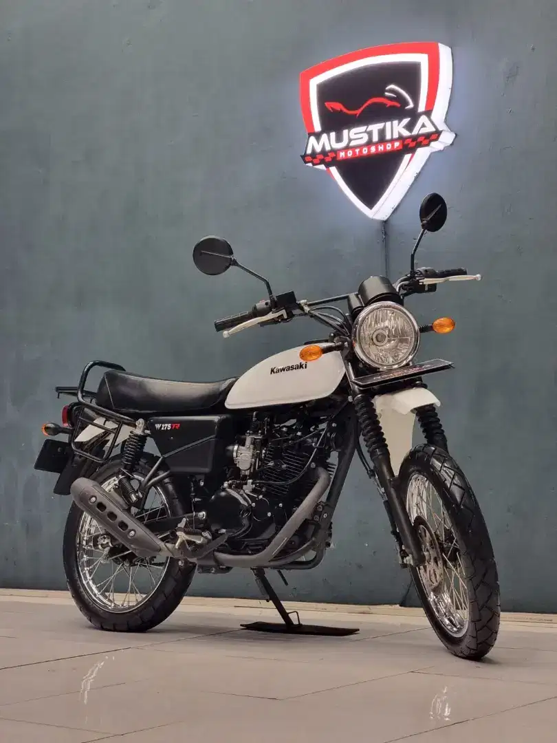 Odo 1rb mulus jaminan istimewa.  Kawasaki w175 tr 2020 mulus nominus