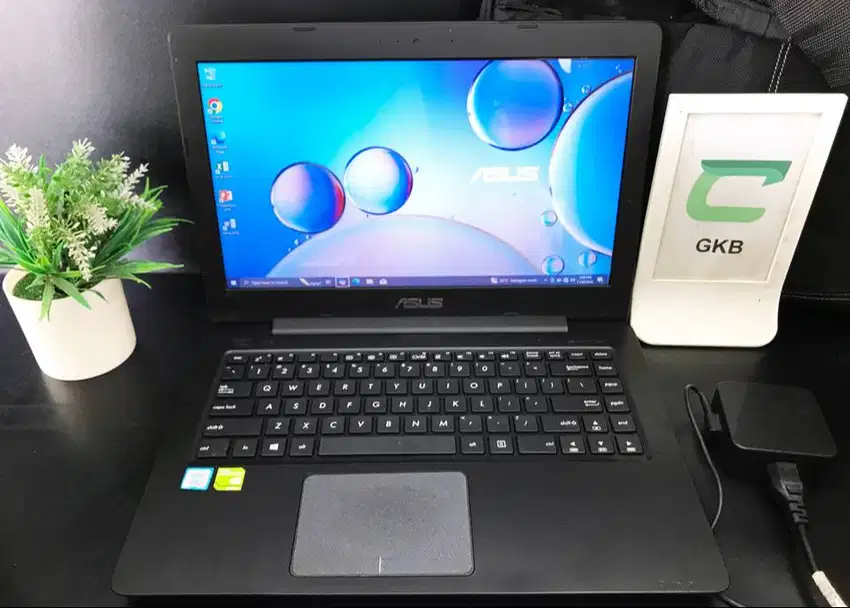 Laptop Asus core i5 generasi 7 doubel VGA Nvidia lancar editing video