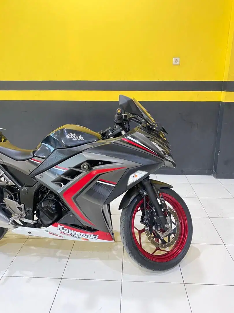 STOCK EXLUCIVE NINJA 250 ABS KM RENDAH