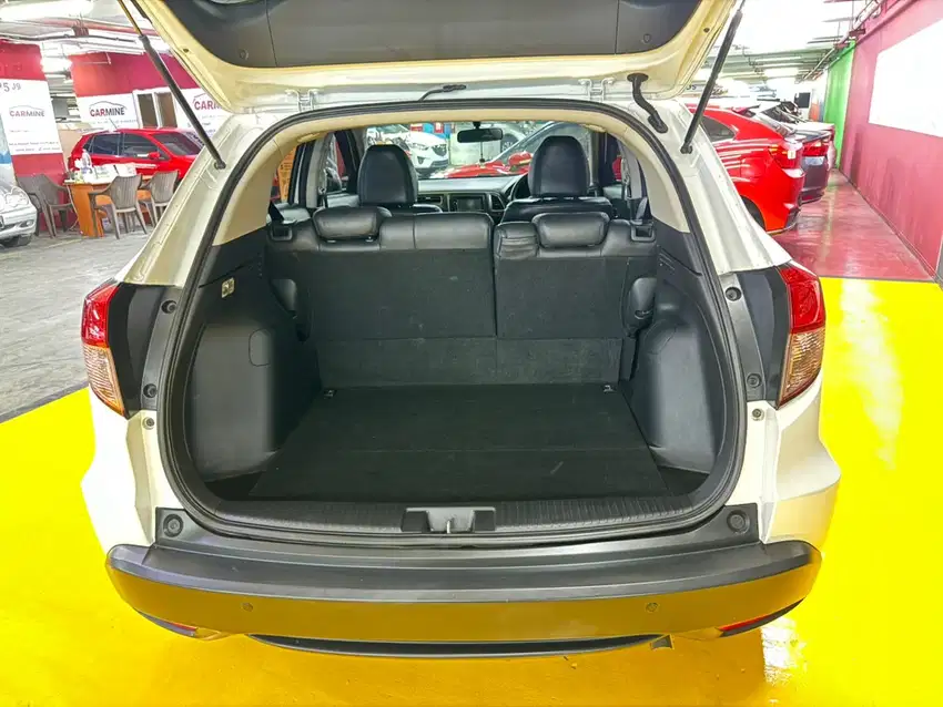 HONDA HRV E CVT AT 2015 PUTIH