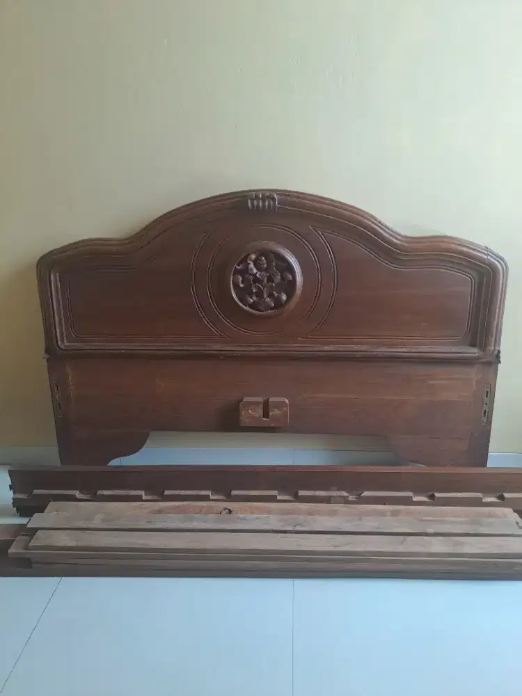 Jual Ranjang jati asli no.3 harga 1 jt nego kondisi bagus