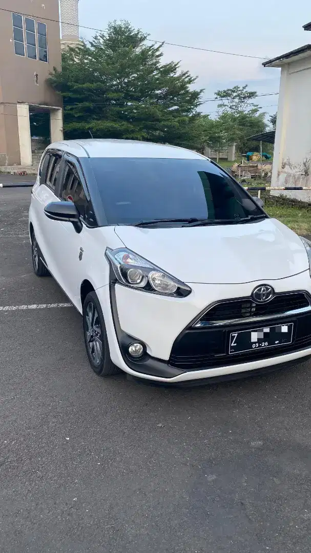 Toyota Sienta V manual