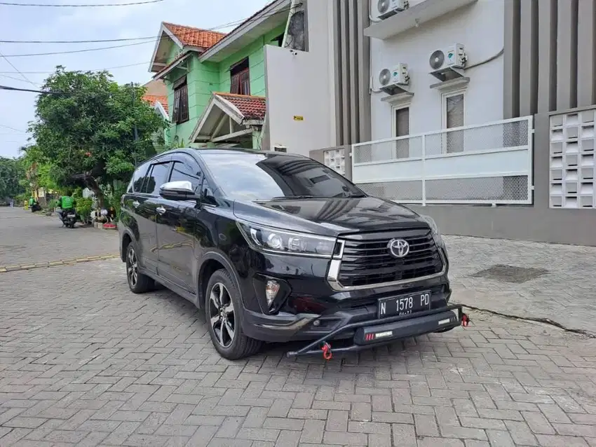 TOYOTA KIJANG INNOVA VENTURER 2.4 MATIC 2021 HITAM LIKE NEW