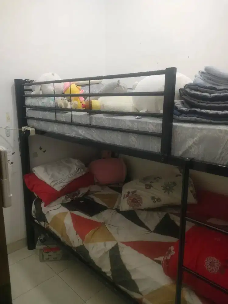 Dijual cepat Ranjang tingkat BESI UK 100x200  bisa bongkar pasang