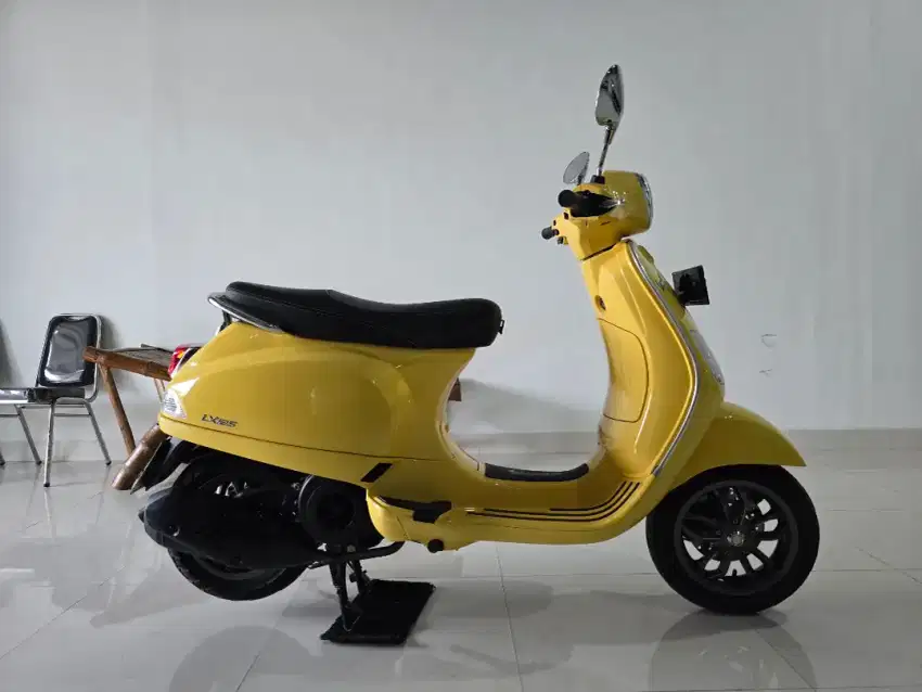 Vespa lx 125 kuning 2022