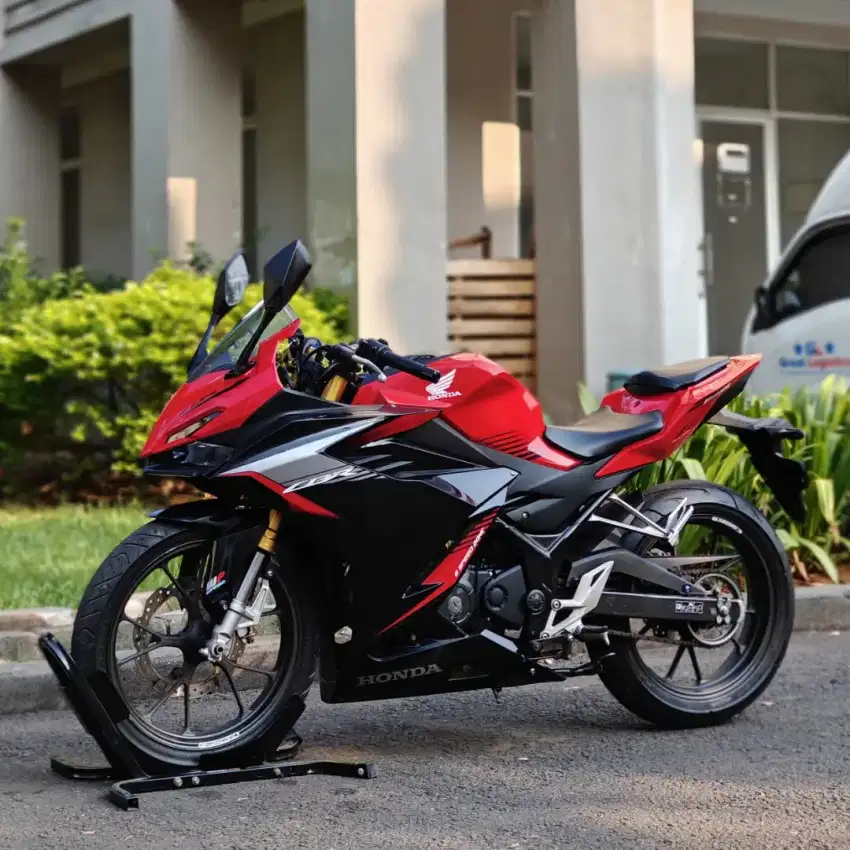 HONDA NEW CBR150R 2021 SUPERB CONDITION PAJAK HIDUP