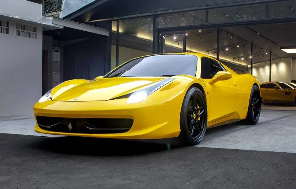 Giallo Modena Ferrari 458 Spyder