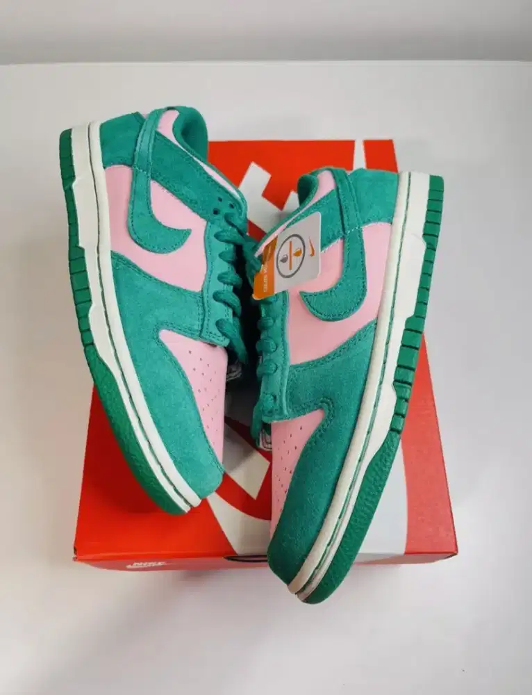 Sepatu Nike dunk low