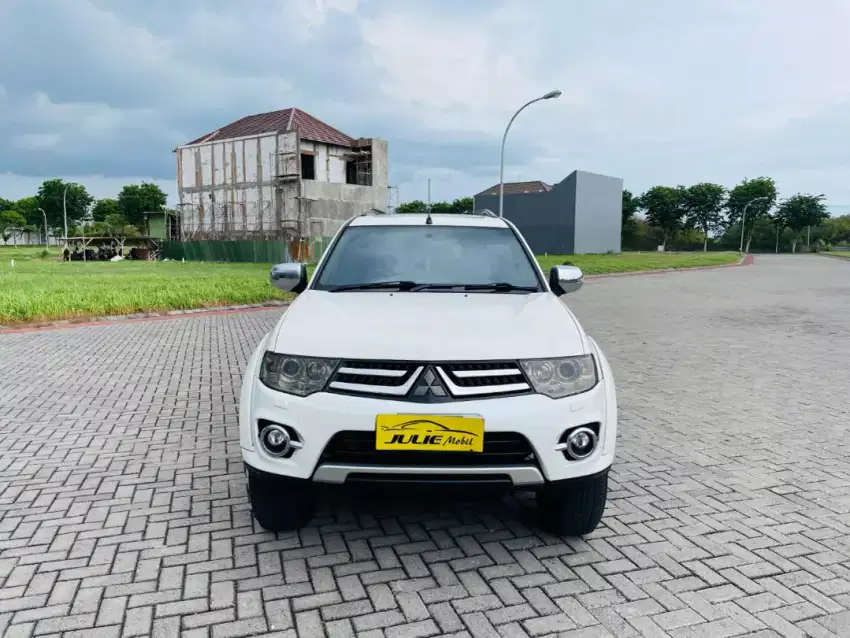 MITSUBISHI PAJERO DAKAR VGT 2013 
AUTOMATIC
PMK 2014
FACELIFT
PUTIH