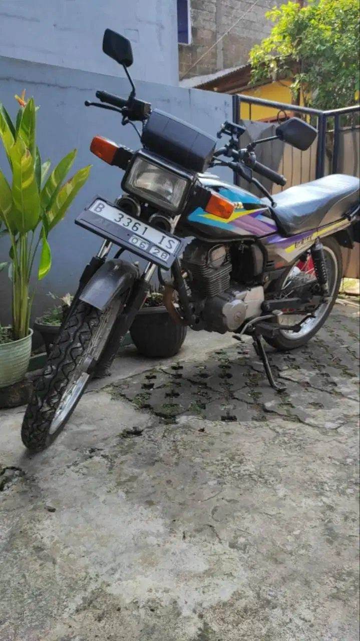 DIJUAL CEPAT HONDA GLMAX 2002 HITAM 7,4 JUTA NEGO