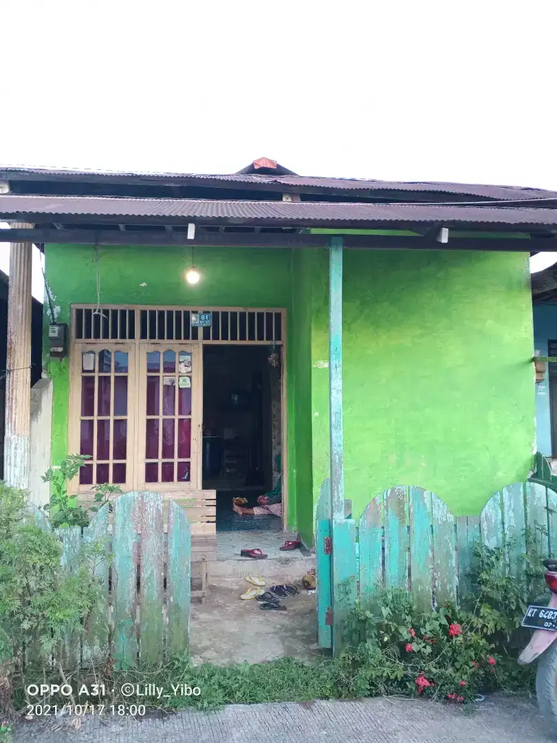 RUMAH DI JUAL Lokasi bebas banjir.