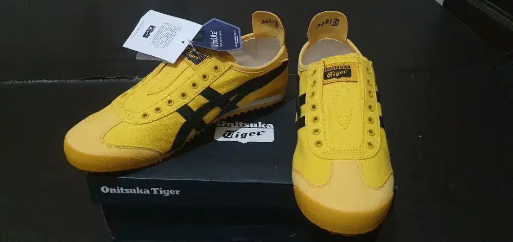 SEPATU ONITSUKA ORIGINAL YELLOW BLACK SLIP ON
