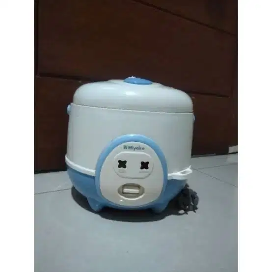 Rice cooker magiccom miyako kecil biru