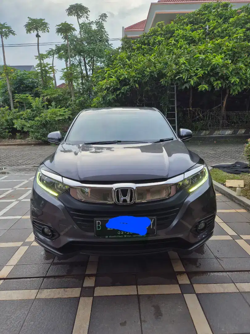 Low Km 10.000 an Honda Hrv Type E Plat B