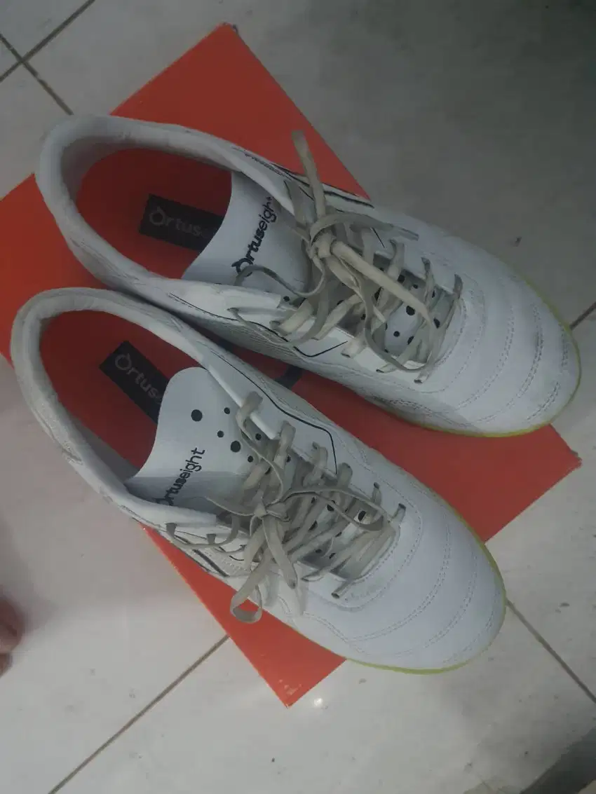 Sepatu Futsal Ortuseight Jogosala Ukuran 40 | bekas 2x pemakaian