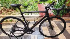 Roadbike Polygon Strattos s8D Mulus Upgrade Banyak