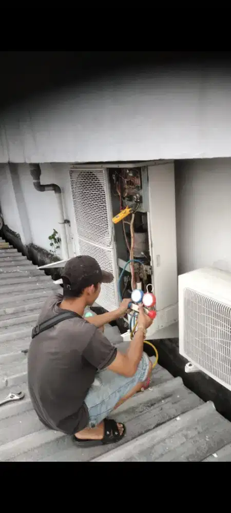 Service AC dan perbaikan