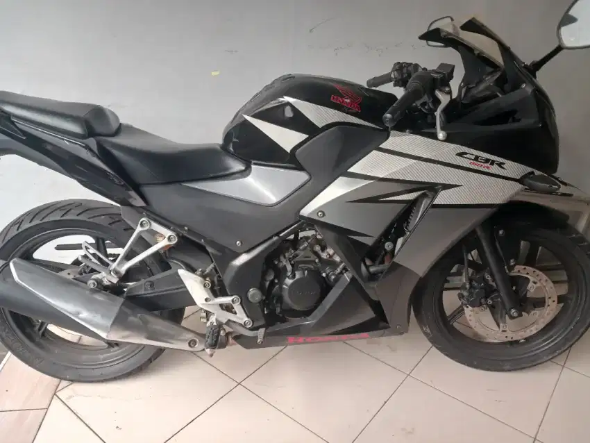 CBR150R 2015 + BUNUS Satria FU