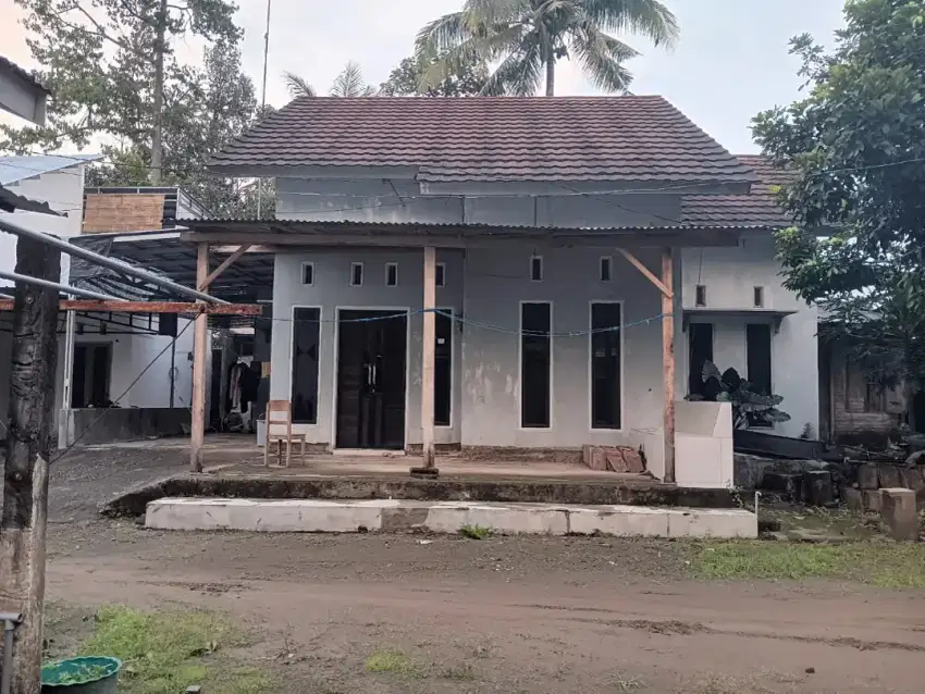 Di jual rumah siap huni