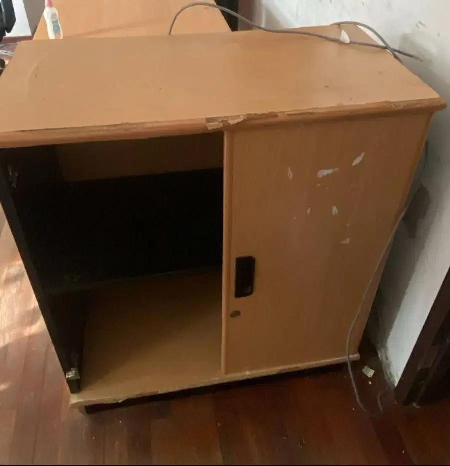 Lemari Kabinet Kantor