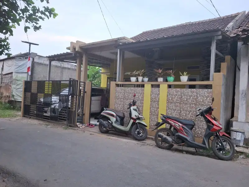 rumah kampung pinggir jalan aspal cipocok Jaya serang deket kp3b