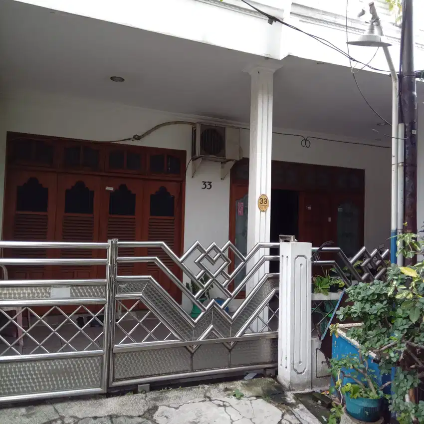 DI JUAL RUMAH BESAR 2 LANTAI - PERUMAHAN REWWIN