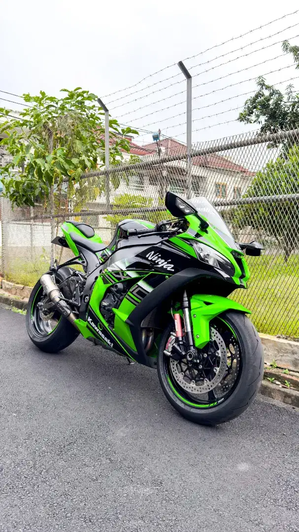 Kawasaki ZX10R 2016 Full Paper Low ODO ZX10 ZX 10 R