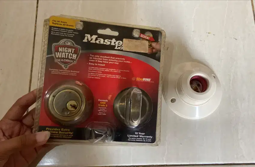 Night Watch Deadbolt + fitting lampu