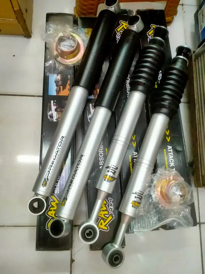 Shock merk RAW predator buat mobil Hilux Vigo Revo depan blkg