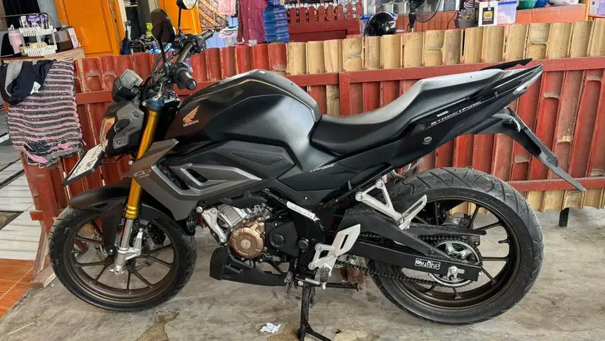 Honda cb 150r baru pakai 4 bulan