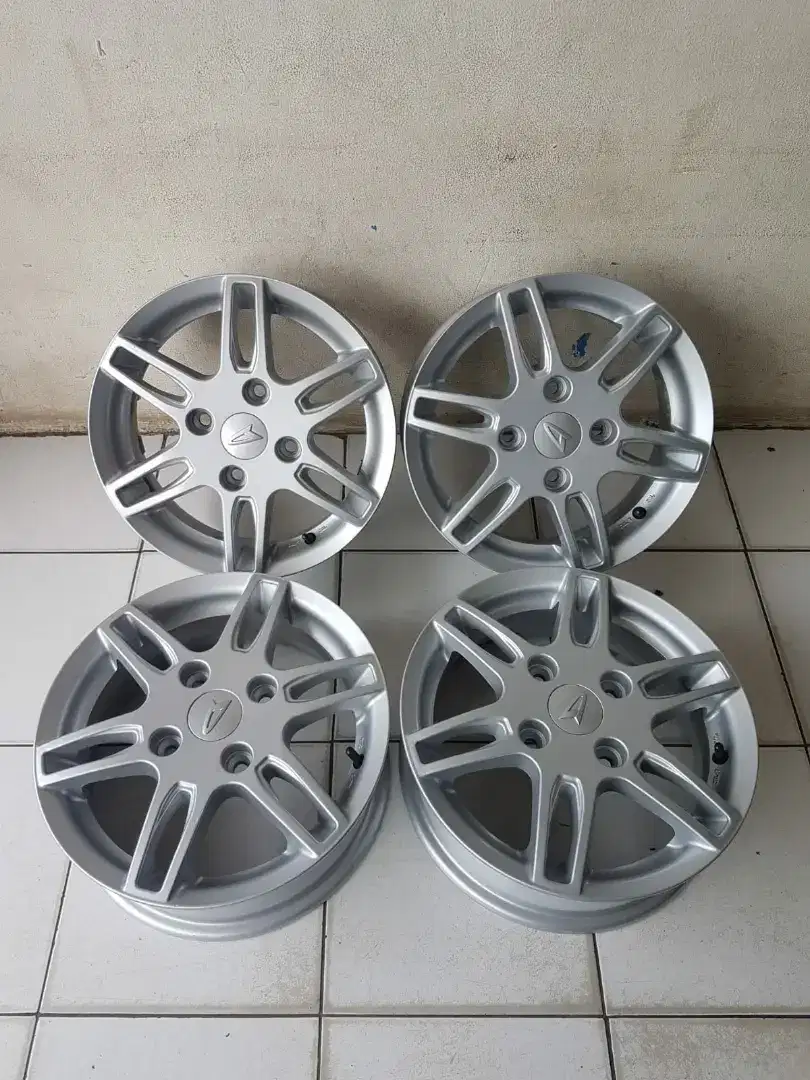 Velg Xenia R14 PCD 4x114