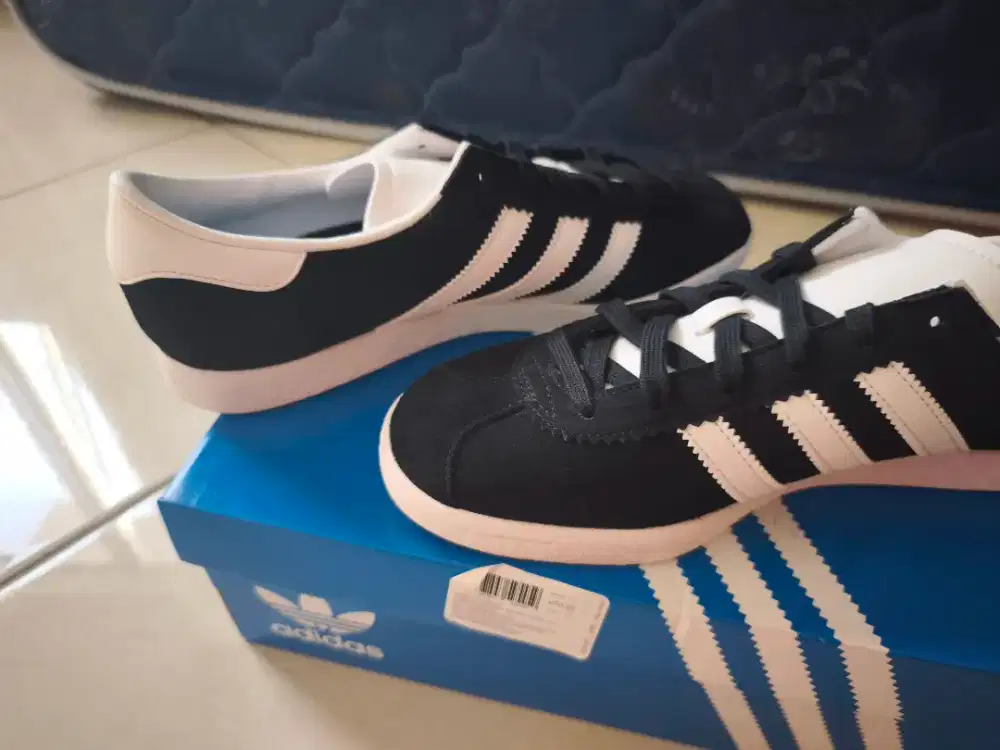 Sepatu Adidas stadt original