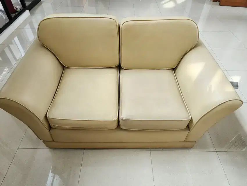 Mebel sofa meja rak sepatu nakas headbord kasur jual cepat