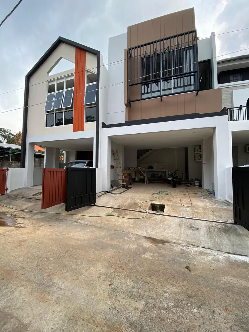 DiJual Rumah KOST STRATEGIS di Majapahit selangkah RS Amino Semarang