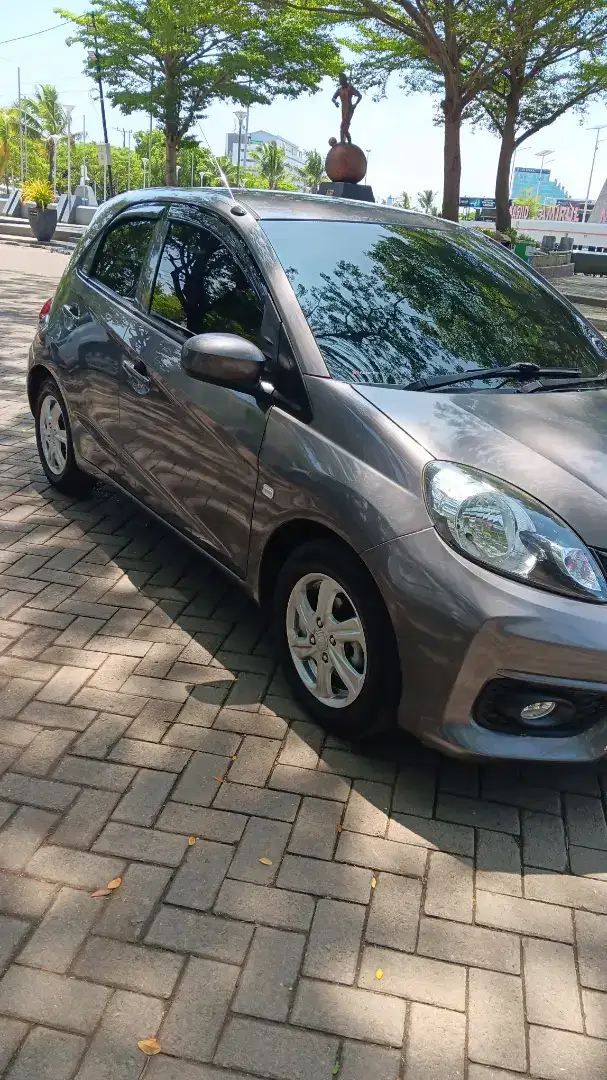 Honda brio E satya metik 2017