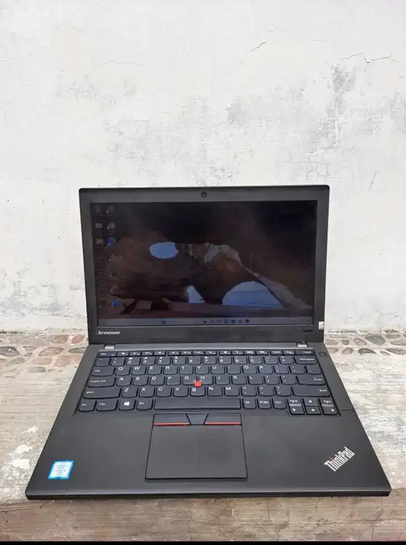 Lenovo Thinkpad X260 -SSD 256 GB -4GB -CORE I5 GEN6 -Batre Bagus