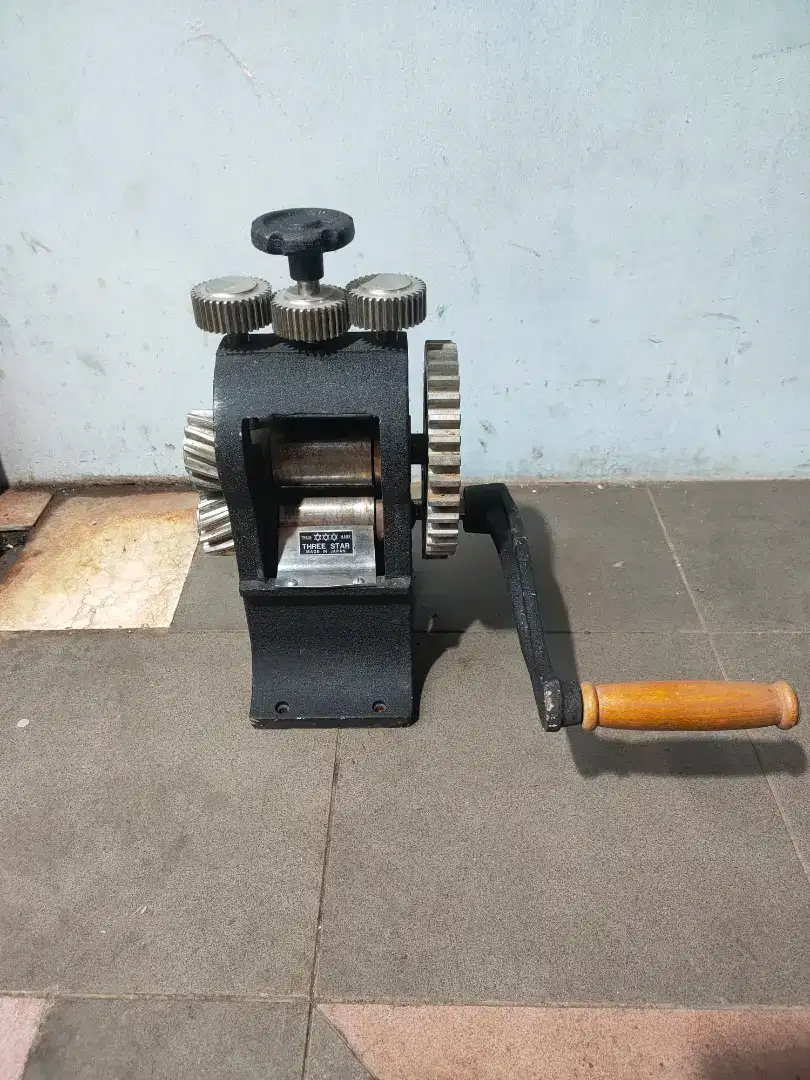 mesin giling manual merk three star