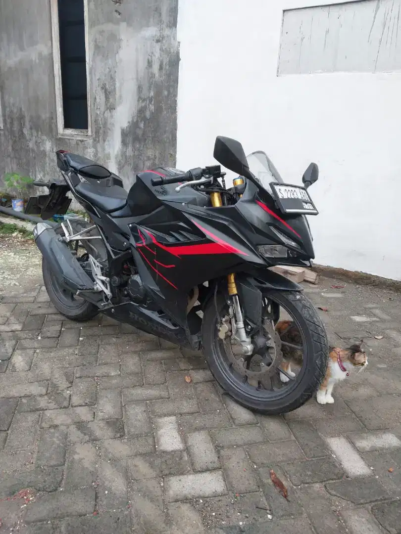 CBR150R ISTIMEWA LOW KM