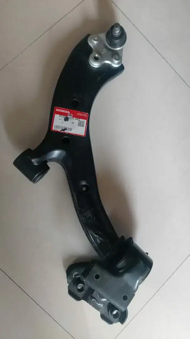 Lower Arm / Sayap / Kapak Depan Kanan Honda CRV gen 3
