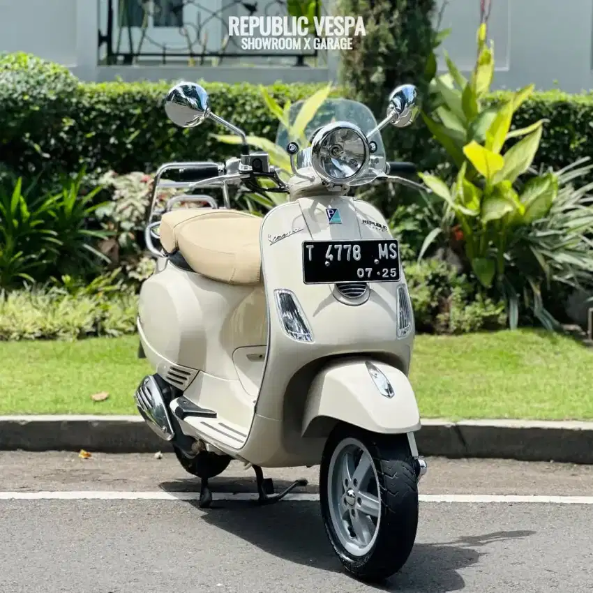 Vespa LXV 150 3Vie Tahun 2014 Warna Cream