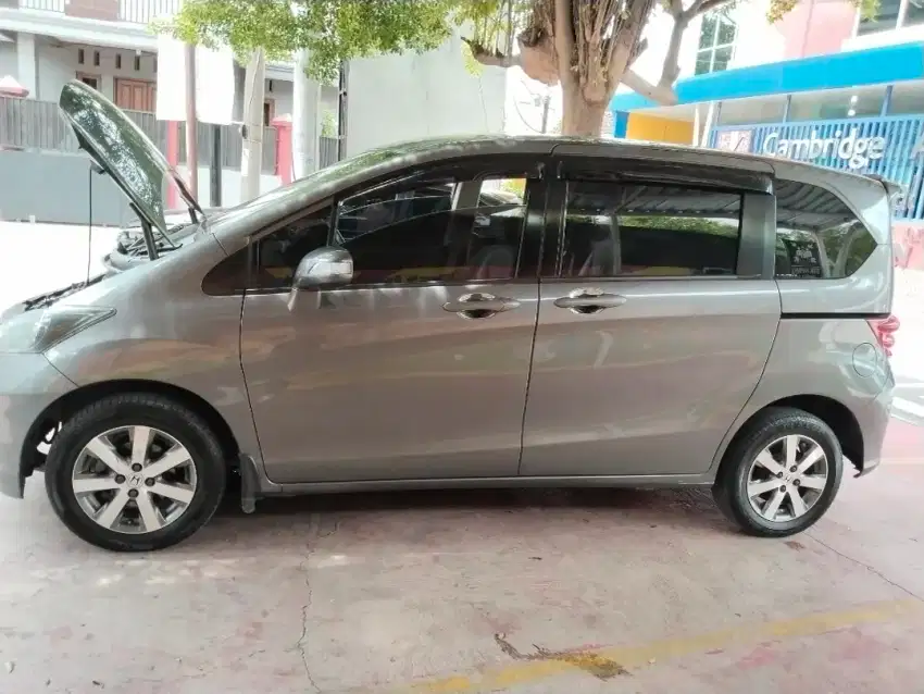 Di jual Honda Freed PSD th 2010, AC digital plat B,