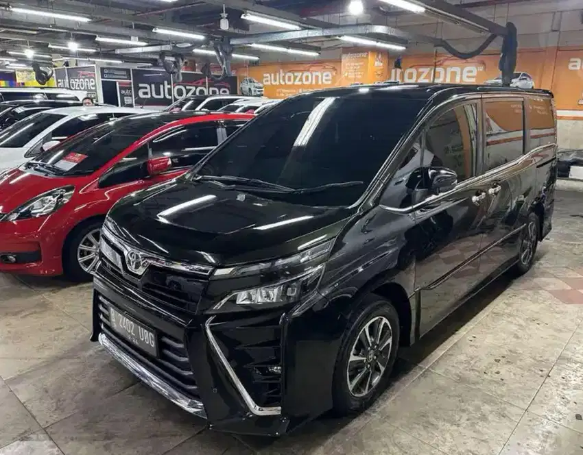 Km 30rb Toyota Voxy 2019 Hitam antik