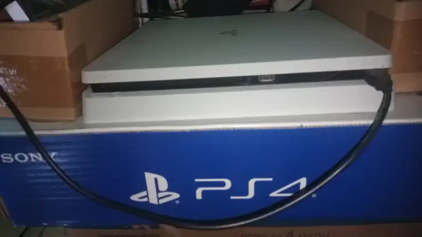 JUAL PS4 SLIM PUTIH