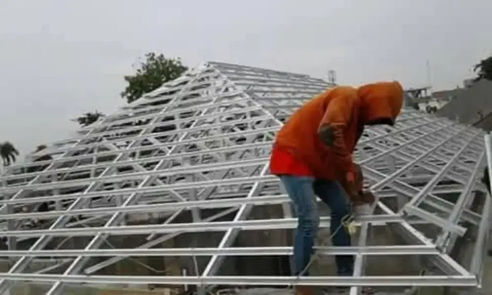 Rangka Atap Baja ringan terpasang